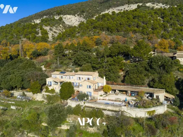 Maison 13 pièces 350 m² 