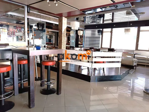 Local commercial 156 m² 
