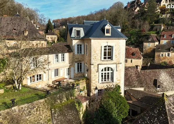 Maison 10 pièces 260 m² 