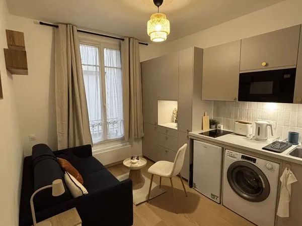 Studio 1 pièce 13 m² 