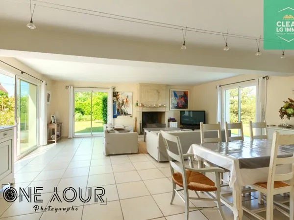 Maison 8 pièces 300 m² 