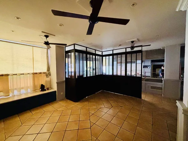 Boutique 2 pièces 129 m² 