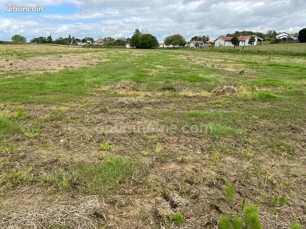 Terrain 676 m² 