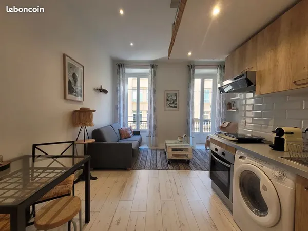 Studio 1 pièce 21 m² 