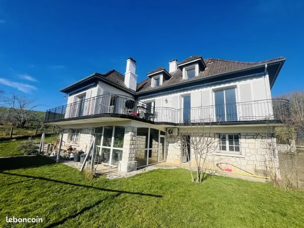 Maison 6 pièces 141 m² 