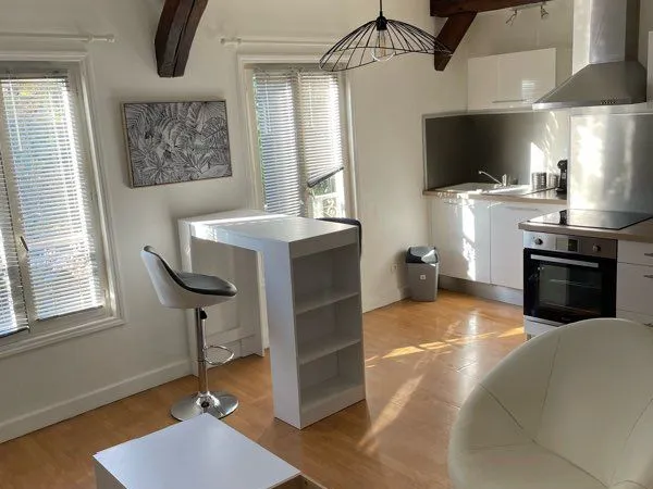 Loue bel appartement meublé T2 centre ville avec parking 