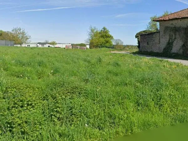 Terrain constructible 1055 m² 