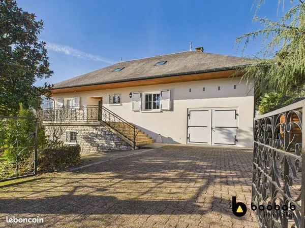 Maison 7 pièces 240 m² 