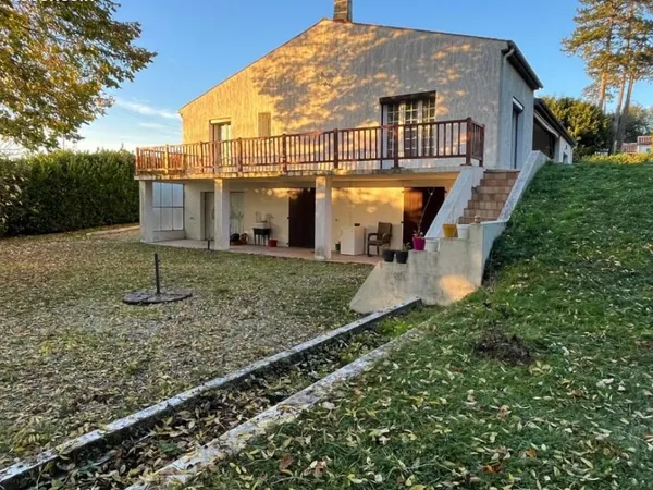 Maison rénovée avec du charme 