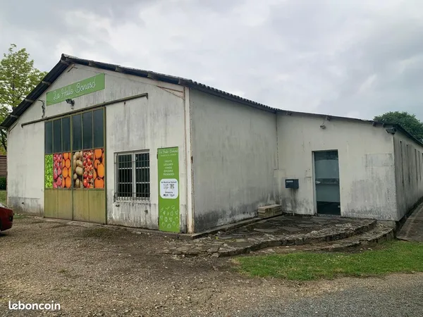 Parking/box 126 m² Sauveterre-de-Guyenne 