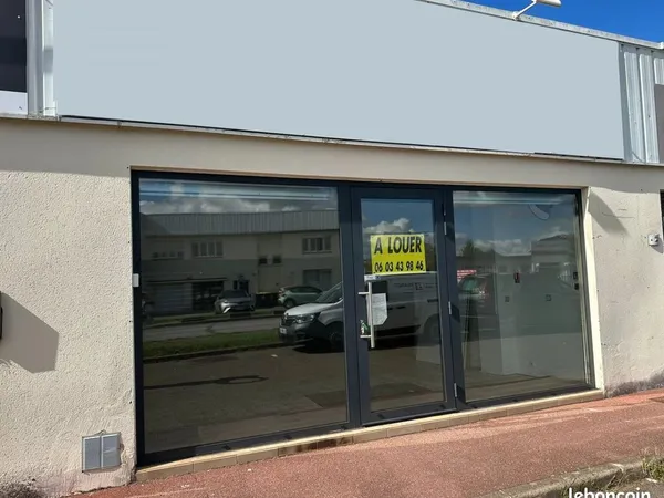 Boutique 60 m² Coignières 