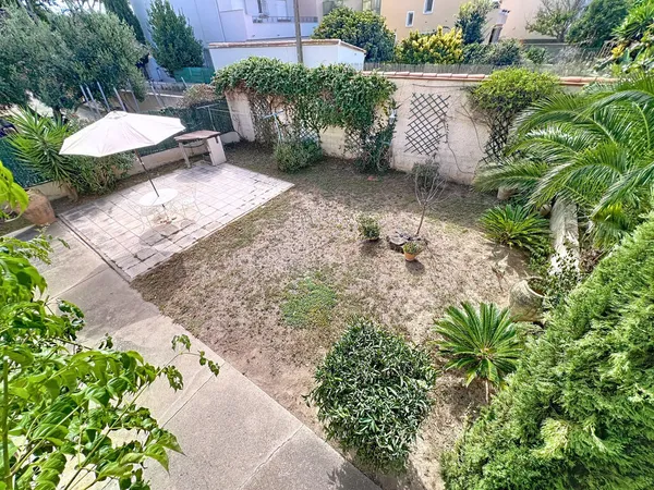 SECTEUR RESIDENTIEL - VILLA 3 FACES 170 M2 HBTS SUR 441 M2 DE TERRAIN - 
