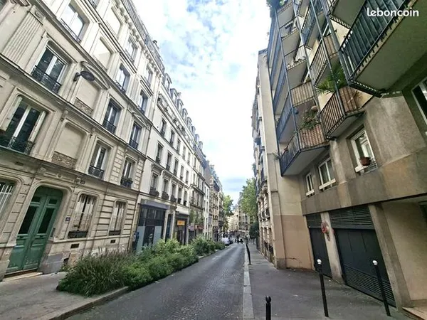 Studio 1 pièce 13 m² 