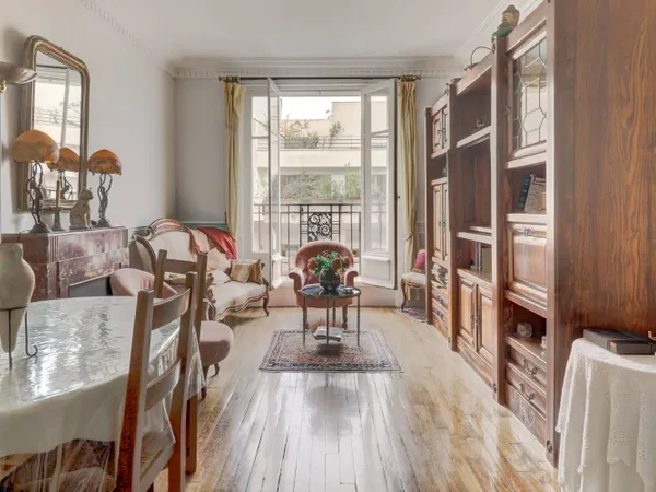 3 pièces traversant de 69m², deux chambres (Vanves, limite Issy et Paris) 