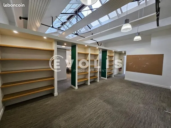 Bureaux 223 m² 