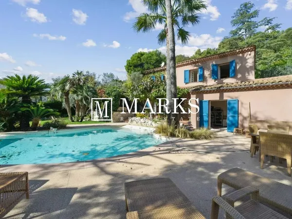 Maison de luxe 7 pièces 243 m² 