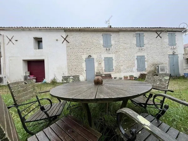 Maison de plain-pied 11 pièces 225 m² 