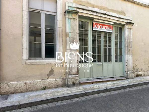 Bureau 7 pièces 175 m² 
