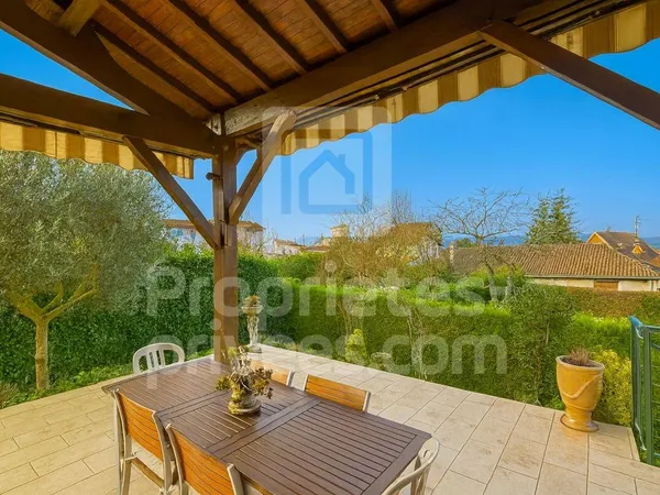 Maison 5 pièces 203 m² 
