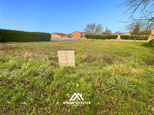 TERRAIN DE 852 m2 à St Georges sur Allier 