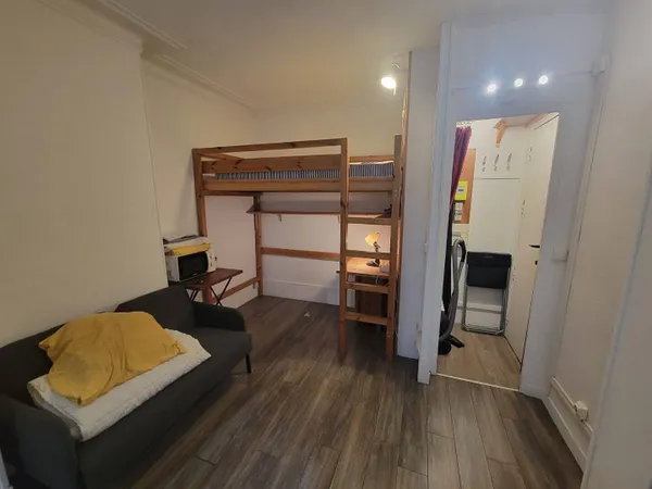 Studio 1 pièce 14 m² 