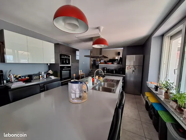 Maison 6 pièces 140 m² 