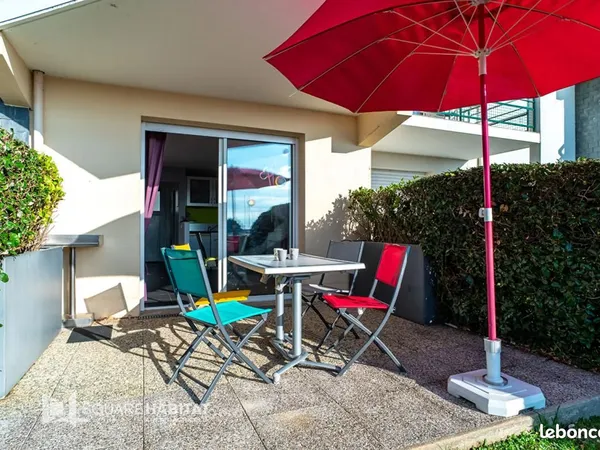Studio 1 pièce 25 m² 