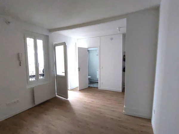 STUDIO LOUE VIDE DE 21 M² 