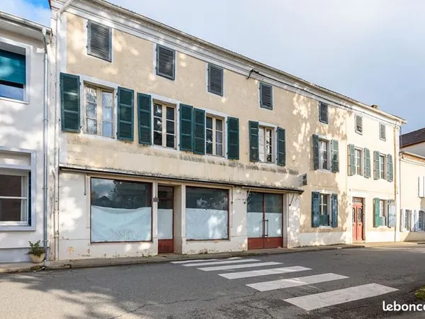 Maison 10 pièces 353 m² 