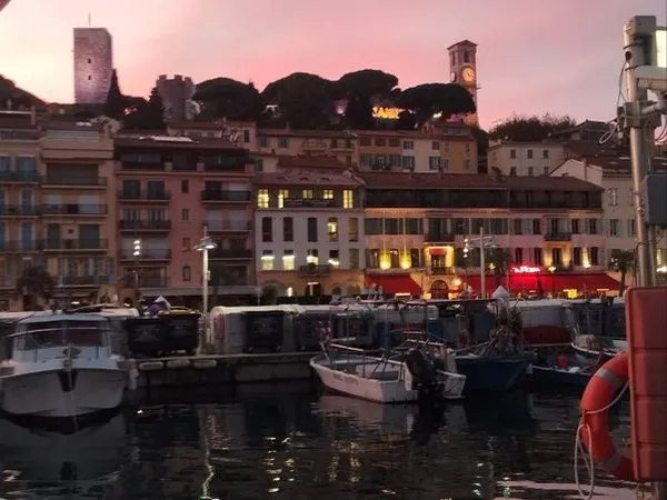 Exceptionnel Bateau à Quai Cannes Vieux-Port 