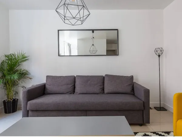 Studio 25m² avec ascenseur - Paris 19e 
