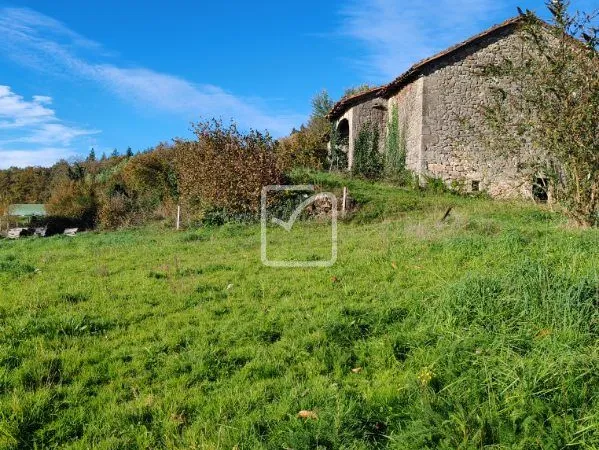 Grange 1 pièce 160 m² 
