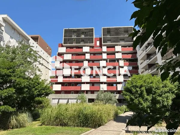 EXCEPTIONNEL à PARC MARIANNE : F2 avec terrasse au 7ème étage 