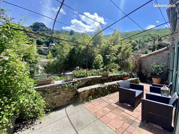 Maison 7 pièces 230 m² 