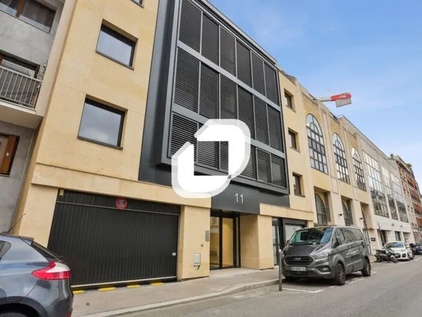 IMMEUBLE INDEPENDANT AVEC EXTERIEUR - 680 m² divisibles à partir de 73 m² 