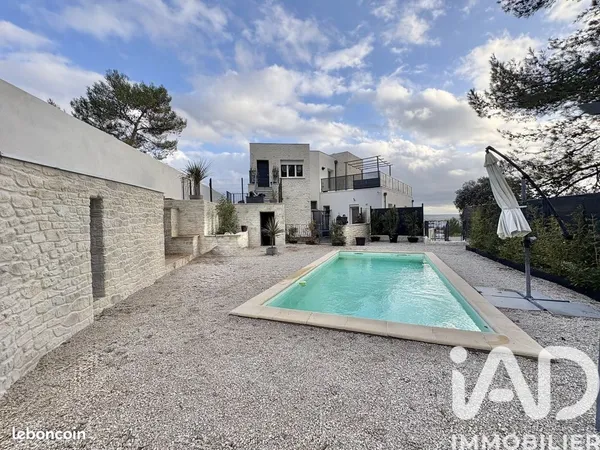 Propriété 10 pièces 280 m² 
