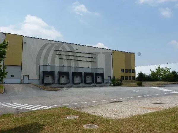 Entrepôt 9280 m² 