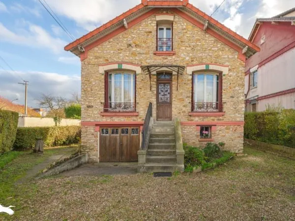 Maison en pierre de 5 pièces principales 