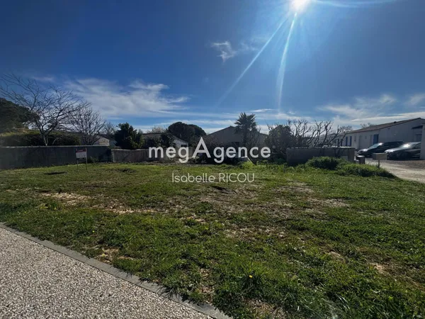 ST-GEORGES D'OLERON, terrain à bâtir viabilisé 330m² 