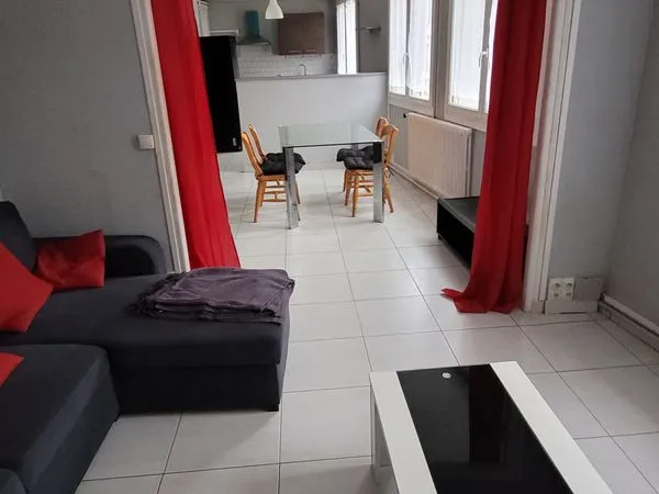 Loue grand F2 meublé St-Quentin 565 
