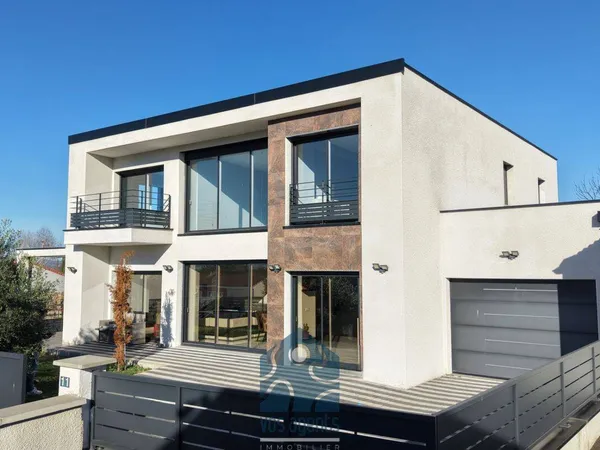 Maison 6 pièces 224 m² 