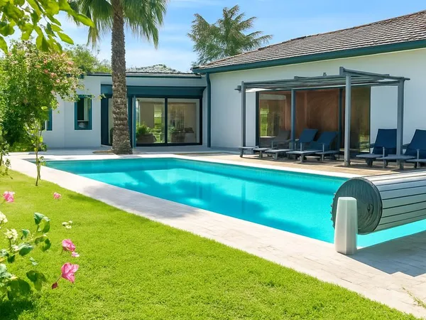 Propriété 7 pièces 260 m² 