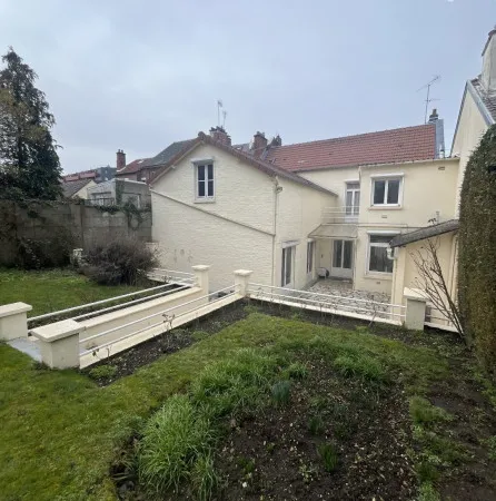 Maison 7 pièces 221 m² 