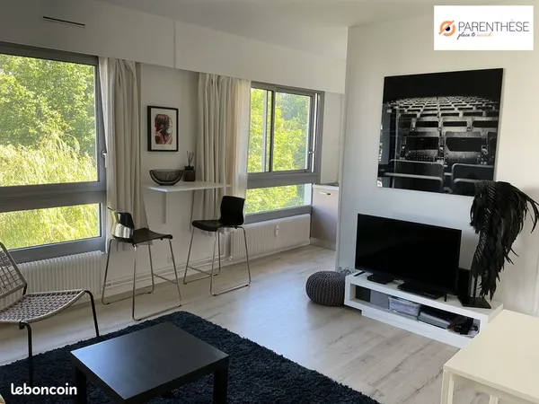 Studio 1 pièce 30 m² 