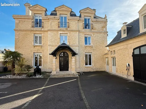 Maison 10 pièces 295 m² 