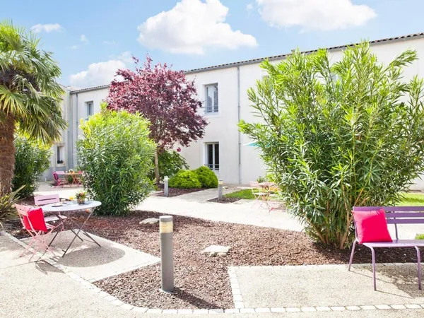 INVESTISSEMENT LOCATIF - ST JEAN D'ANGLE - Résidence Ehpad l'Ombrière - 6,61% de rentabilité. 