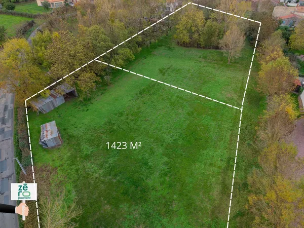 Terrain à bâtir 1423 m2 (possibilité jusqu'à 3294 m2) Ma 