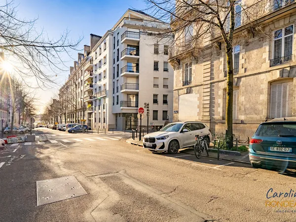 A vendre Nantes Centre ville Lot de 2 appartements, un T2 et T3 situé derrière le 'cour Cambronne' 