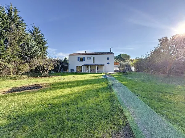Villa 6 pièces 170 m² 