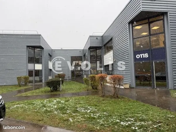 Local commercial 403 m² 